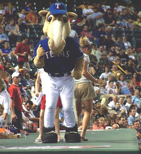 From College Campuses to Stadiums: The Growing Popularity of Mascot Dance